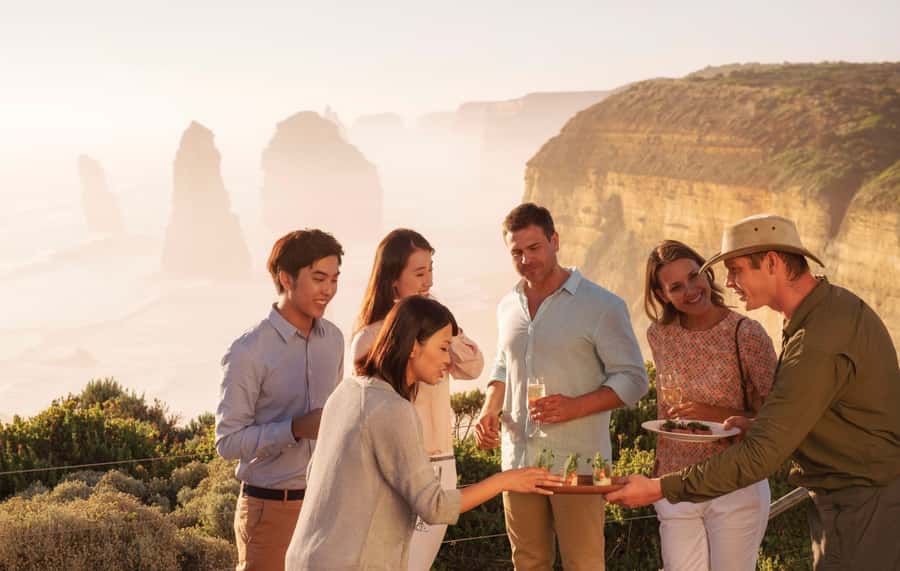 Private Great Ocean Road Tour - Twelve Apostles and Loch Ard Gorge: the big finale, built for great viewing