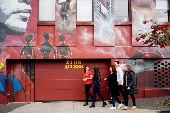 Private Melbourne: Fitzroy, Collingwood, Culture, Coffee, History - Napier Hotel: ending with the classic inner-city pub feel