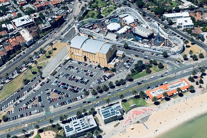Private Melbourne Skyline Helicopter Ride - Over the Yarra River: your city “spine” from above