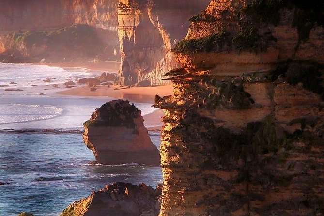 [PRIVATE TOUR] Express Great Ocean Road | Day Trip - Stop 1: The Twelve Apostles with focused time on the icons