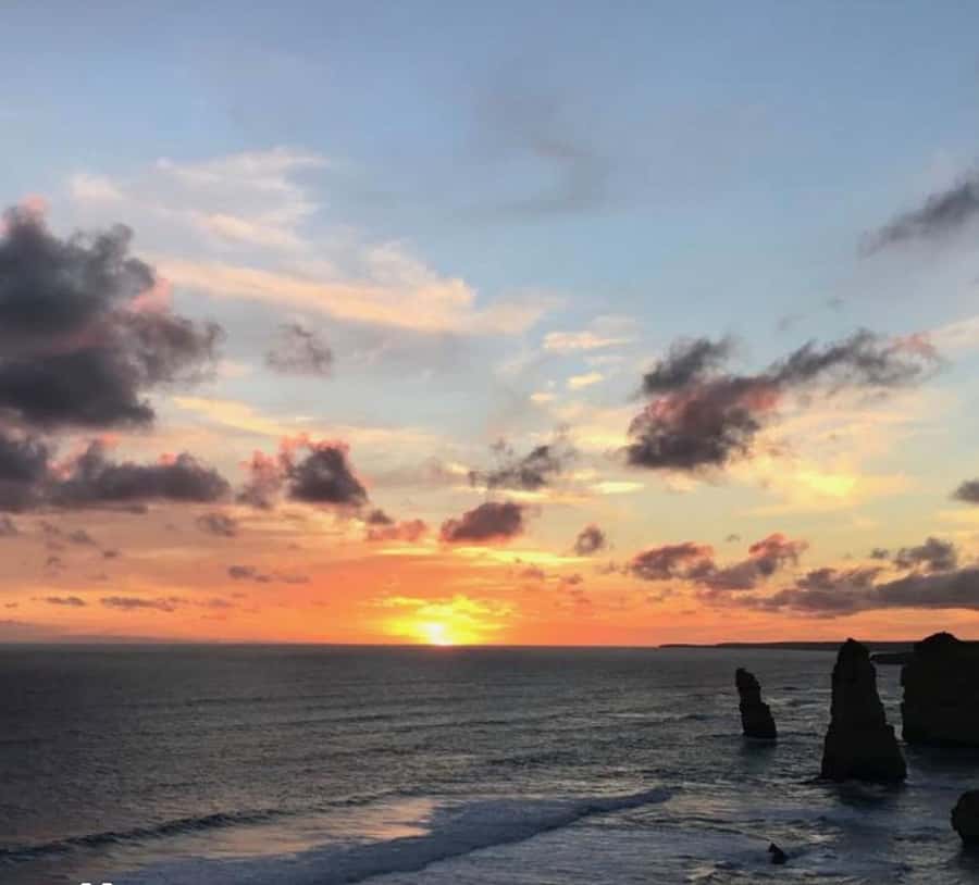 Private Tour: Great Ocean Road - Twelve Apostles - Lorne for lunch: the middle-of-day reset you’ll appreciate