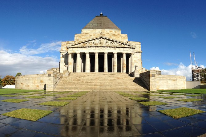 Shrine of Remembrance Cultural Guided Tour in Melbourne - Stop 1: Sanctuary visit through the bronze doors and the Ray of Light