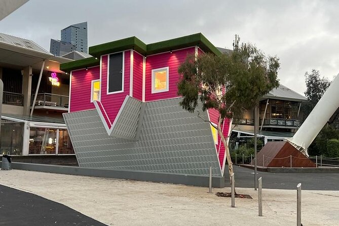 Upside Down House Photo Experience in Australia - Where House Down Under is and how the 30 minutes move