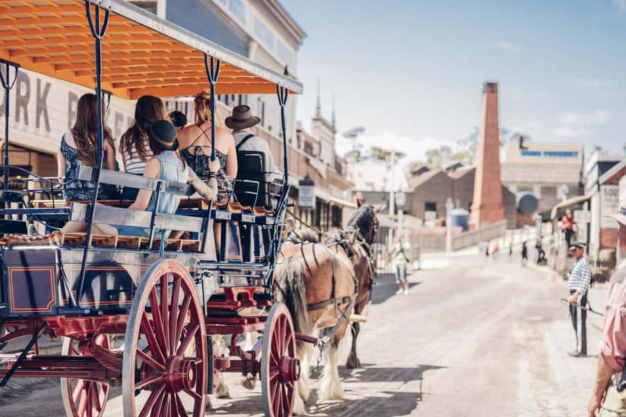 Werribee Mansion & Sovereign Hill Tour - Mandarin live commentaries and multilingual audio: your best strategy